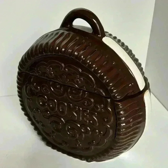Other - Vintage 60s ceramic Oreo cookie shaped  jar